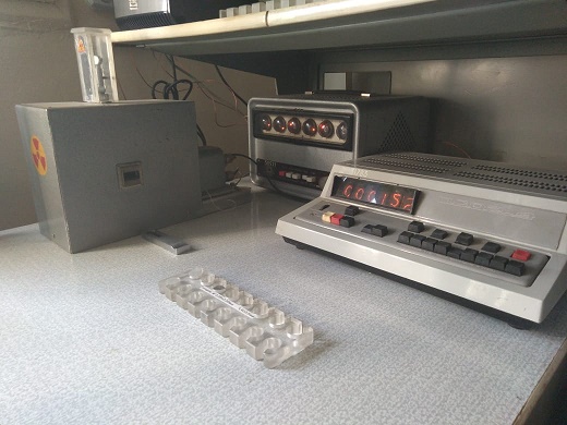 установка для изучения прохождения электронов через вещество